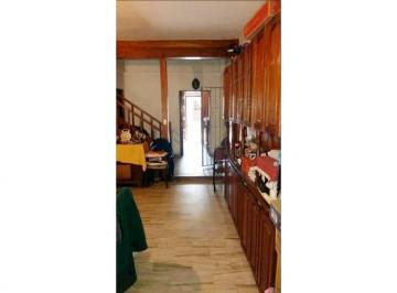 Casa · 246m² · 5 Ambientes · 3 Cocheras · Casa en Venta - Pque. Avellaneda - 6 Amb. - 3 Baños - 330 m²