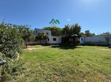 Casa · 407m² · 8 Ambientes · 3 Cocheras · Dos Casas en Venta con Amplio Terreno Comercial Ideal Vivienda E Inversión en Villa Allende
