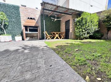 Casa · 174m² · 5 Ambientes · 1 Cochera · Venta Casa en PH Al Frente 4 Dorm. - Garage y Parque - Lanusita