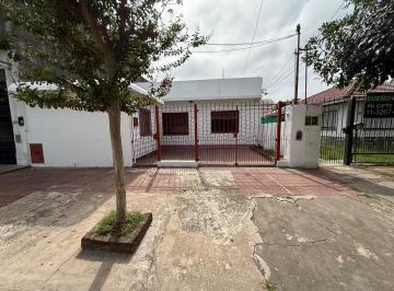 Casa · 99m² · 3 Ambientes · 1 Cochera · Venta Casa en Bernal Oeste