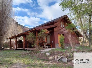 Quinta vacacional de 3 ambientes, Villa Llanquín · Casa Quinta en Venta de 4900 m² Ubicado en Villa Llanquín