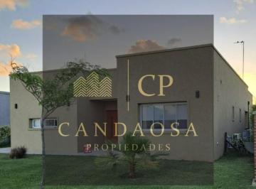 Casa · 165m² · 4 Ambientes · 4 Cocheras · Rbs. Divina Casa en San Ramon, Sobre Lote Central