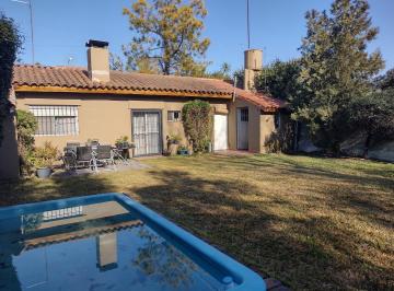 Casa · 124m² · 5 Ambientes · 2 Cocheras · Venta Casa 4 Ambientes, Garaje, Pileta y Quincho