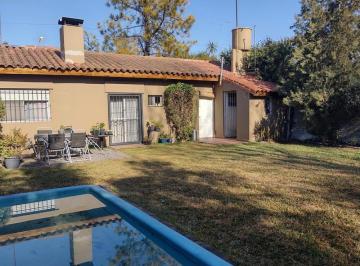 Casa · 124m² · 5 Ambientes · 2 Cocheras · Venta Casa 4 Ambientes, Garaje, Pileta y Quincho