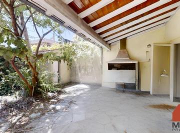 Oficina comercial · 164m² · 5 Ambientes · 1 Cochera · Chalet Multifamiliar a Reciclar en Venta de 5 Ambientes en Martinez con Patio
