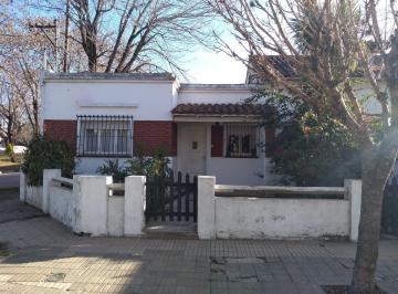 Casa de 6 ambientes, San Antonio de Areco · Rivadavia y Gral Paz. Excelente Ubicación Céntrica