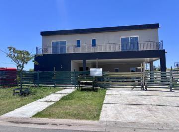 Casa · 220m² · 5 Ambientes · 3 Cocheras · Venta Casa en San Sebastian Area 5 - 5 Ambientes