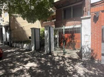 Casa · 268m² · 8 Ambientes · 59 E/ 17 y 18 - Casa de Dos Plantas - Lote 10 X 40