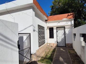 PH de 3 ambientes, Moreno · Casa Tipo PH Sin Expensas, Al Frente, con Patio y Espacio Guarda Coche