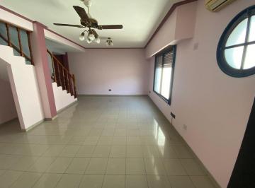 PH de 3 ambientes, Liniers · Duplex de 3 Amb. en 1er Piso C/ptio y Terraza Palmar 7100