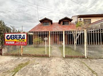 Casa · 132m² · 4 Ambientes · 1 Cochera · Casa en Banfield Este