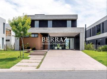 Casa · 286m² · 8 Ambientes · 4 Cocheras · Casa Venta 6 Dorm. Barrio Los Puentes Lote de 809 m² Nordelta Tigre