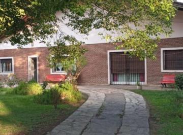 Quinta vacacional · 250m² · 5 Ambientes · 3 Cocheras · Quinta - Francisco Alvarez