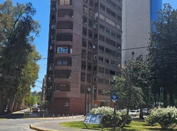 Departamento · 189m² · 6 Ambientes · 1 Cochera · Departamento en Capital