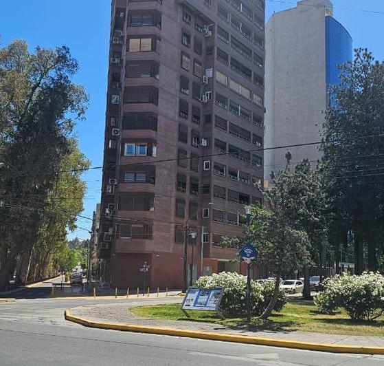 Departamento · 189m² · 6 Ambientes · 1 Cochera