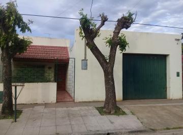 Casa · 945m² · 3 Ambientes · 1 Cochera · Casa en Venta en Zarate