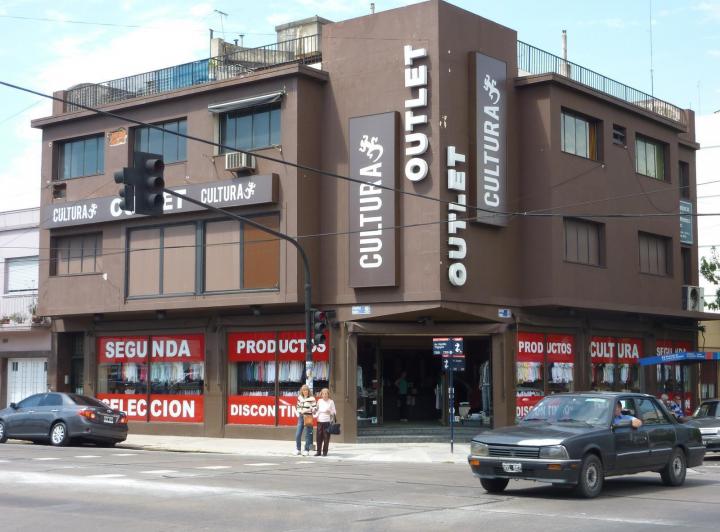 Edificio · 663m²