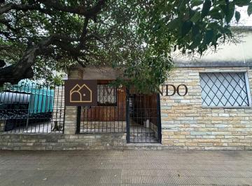 Casa de 3 ambientes, Morón · Casa 3 Ambientes Proxima a Centro de Moron