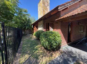 Casa · 130m² · 3 Ambientes · 2 Cocheras · Casa Villa del Plata