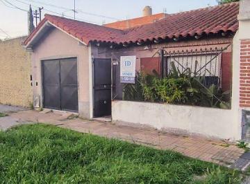 Casa de 4 ambientes, Lanús · Casa con 3 Dorm. y 300 m² en Venta en Monte Chingolo