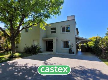 Casa · 206m² · 5 Ambientes · 1 Cochera · Casa en Venta en Talar del Lago, Tigre