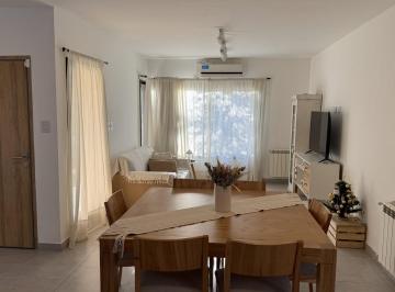 Casa · 105m² · 4 Ambientes · 2 Cocheras · Tu Nuevo Hogar en Villa Catalina (Rio Ceballos)