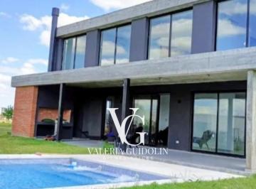 Casa · 215m² · 5 Ambientes · 6 Cocheras · Casa Venta Barrio Náutico El Naudir Escobar