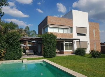 Casa · 210m² · 5 Ambientes · Gral. Las Heras 1400