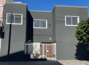 Casa · 300m² · 8 Ambientes · Venta: Tu Próxima Casa Te Espera – 5 Dorm., Quincho y Playroom Impecable