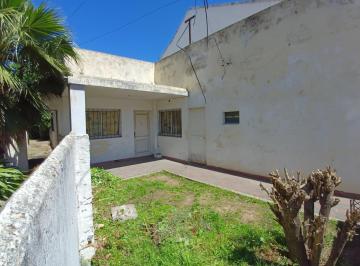 Casa · 82m² · 6 Ambientes · 1 Cochera · Venta! Casa a Reciclar con Departamento – Ideal Inversor / Constructor – San Justo, Barrio San Nico