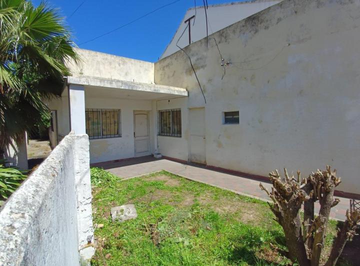 Casa · 82m² · 6 Ambientes · 1 Cochera