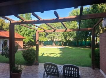 Casa de 6 ambientes, Villa Allende · Casa con 5 Dorm. en Venta con 1186 m² en San Isidro
