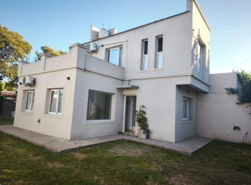Casa de 3 ambientes, La Plata · Particular Alquilo Casa
