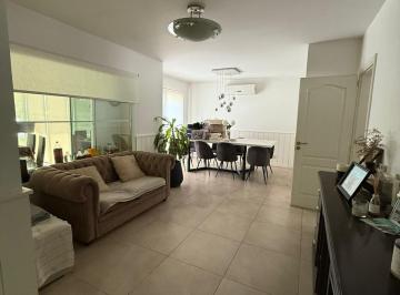 Casa de 6 ambientes, Moreno · Alquiler Casa en Barrio Santa Ana - (Sin Muebles) Luminosa, Funcional, con Pileta y Amplios Espacios