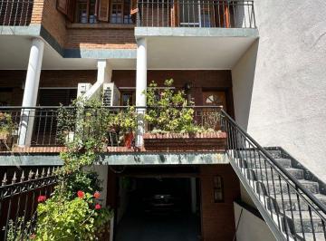 PH de 4 ambientes, Liniers · Triplex 4 Ambientes con Garaje, Patio y Dependencia
