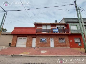 Casa · 226m² · 5 Ambientes · 2 Cocheras · Casa en Villa Ballester
