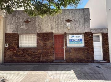 Casa · 90m² · 4 Ambientes · Casa de Dos Dorm. en Venta