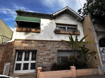 Casa · 160m² · 7 Ambientes · 2 Cocheras · Casa en La Plata