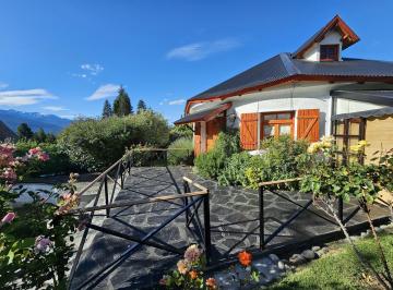 Casa · 100m² · 4 Ambientes · 1 Cochera · Casa en Venta