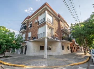 Departamento · 90m² · 3 Ambientes · 1 Cochera · Dpto 2 /3 Ambientes, Escritorio, Sotano, Patio y Cochera P/ 2 Autos en V. Pueyrredón. Potencial