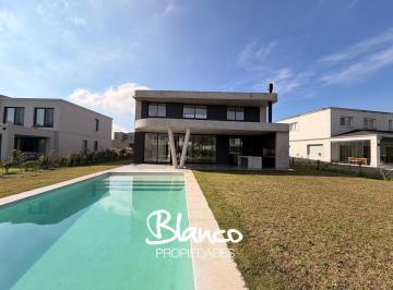 Casa · 276m² · 5 Ambientes · 1 Cochera · Casa en Venta en Pilará, La Calesa, Pilar, G. B. a. Zona Norte