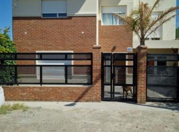 Casa de 5 ambientes, Trelew · Hermosa y Amplia Casa a m de Murga y Pelegrini