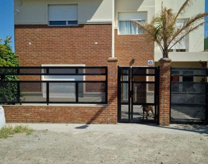 Casa · 233m² · 5 Ambientes · 1 Cochera