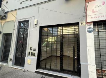 Local comercial · 20m² · Local Comercial Excelente Ubicacion C/ Patio y Baño