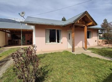 Casa · 85m² · 3 Ambientes · 1 Cochera · Casa 85 m² Todos Los Servicios El Bolson Usd120.000