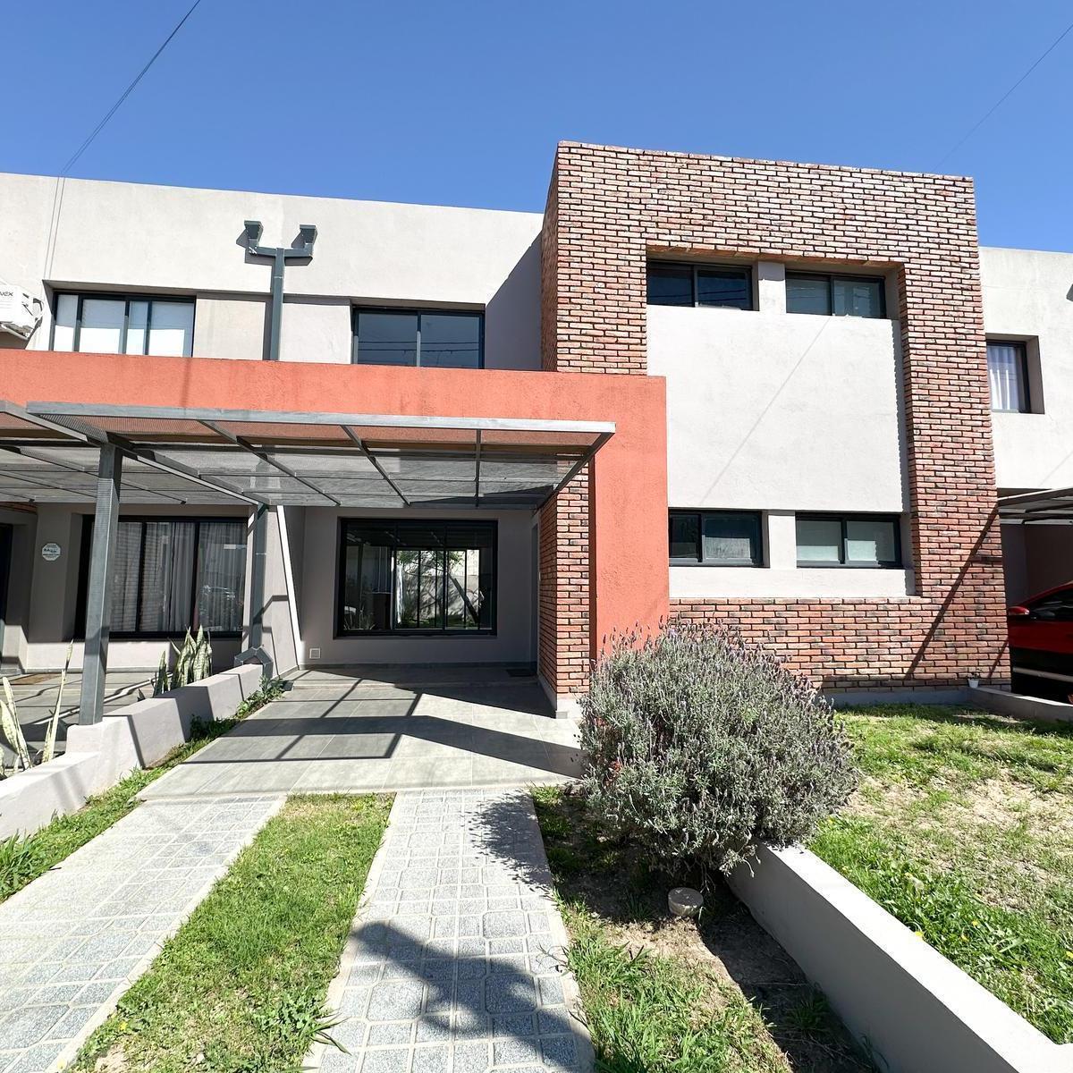 Venta Duplex 3 Dorm. Barrio Cerrado La Paya Tejas II