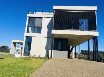 Casa · 346m² · 4 Dormitorios · Casa a La Venta en Puentes, Nordelta