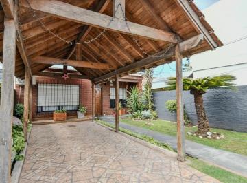 PH · 180m² · 4 Ambientes · 2 Cocheras · PH Al Frente con Cochera Para 2 Autos y 3 Dorm.