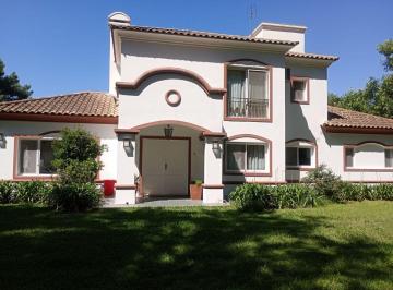 Casa de 5 ambientes, Exaltación de la Cruz · Casa de 7 Ambientes con Pileta, Quincho y Cochera, en Barrio Cerrado Solar de Capilla