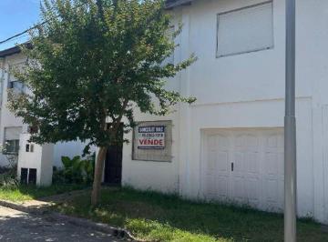Casa de 4 ambientes, Quilmes · Casa en Barrio Cerrado Quilmes